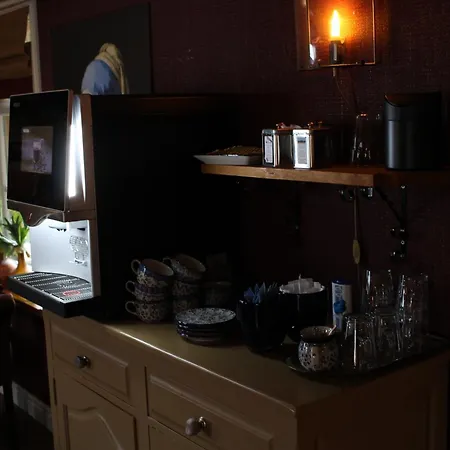 Hotel West 2*