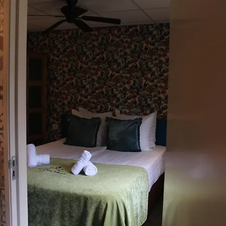 Hotel West 2*