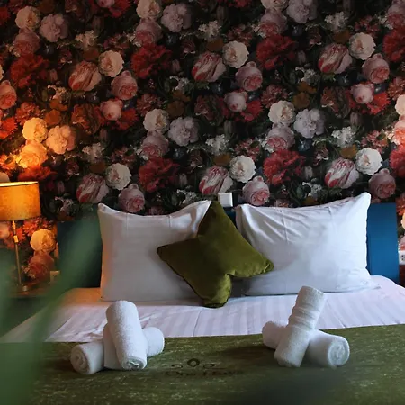 Hotel West 2*