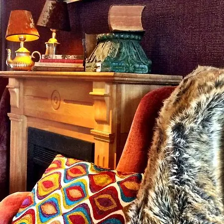 West Hotel 2*